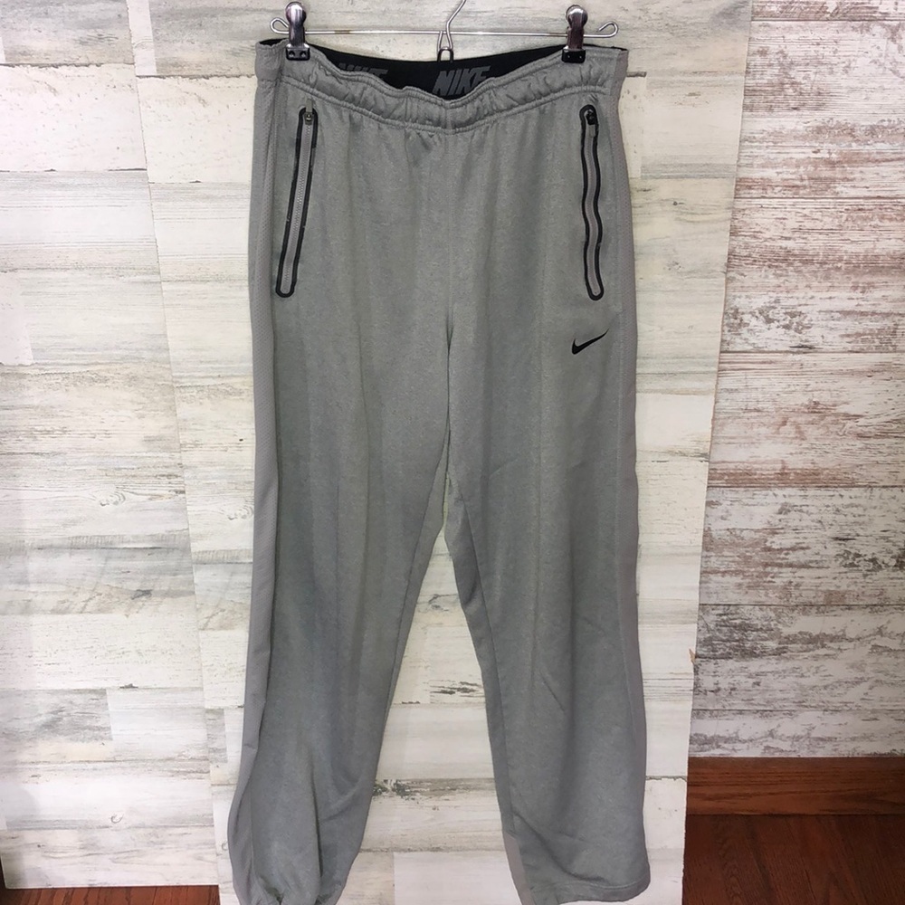 Nike therma fit sweatpants gray sweatpants Nike therma fit joggers size medium‌